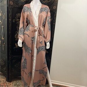 Victoria’s Secret Leopard Print Pink Kimono Robe Satin Size Small